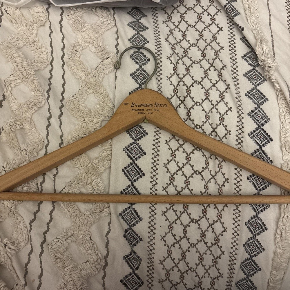 VTG  Wood  Clothes Hanger The Breakers Atlantic City NJ 19"